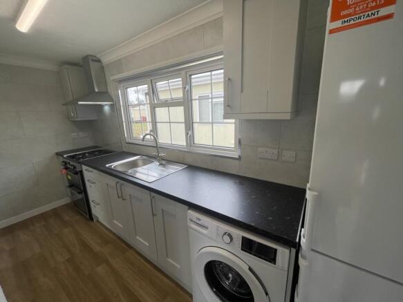 2 bed Detached to rent Image 4