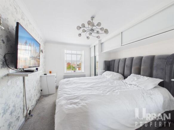 4 bed Semi-Detached for sale Image 10