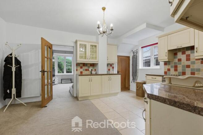 3 bed Semi-Detached for sale Image 8