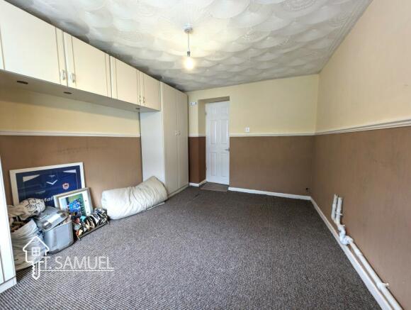 Bedroom 1a