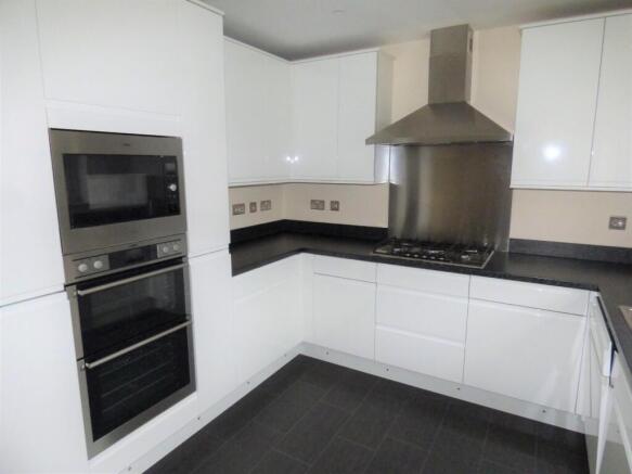 9 Stablewood Close  photo 4
