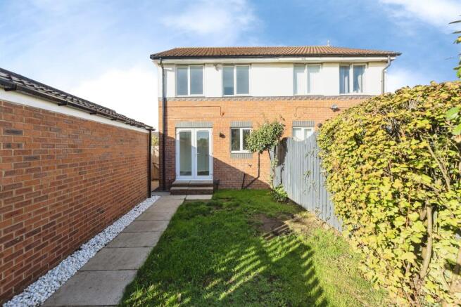 3-bed semi-detached on Ascot Gardens, Leeds, £225,000