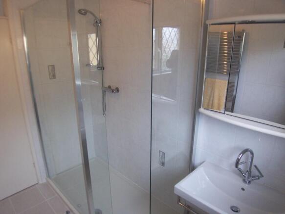 Shower Room (First F