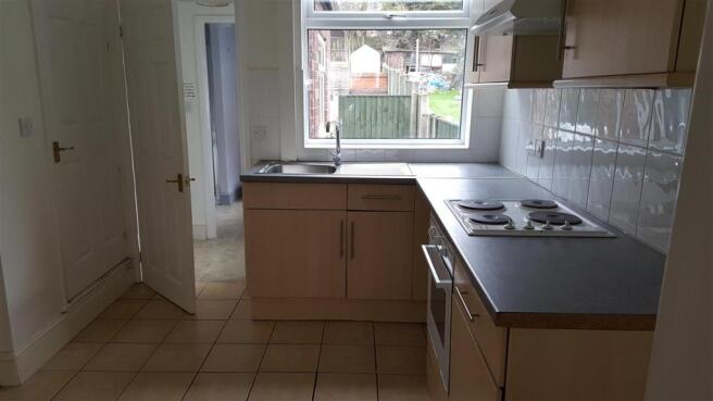 FITTED KITCHEN