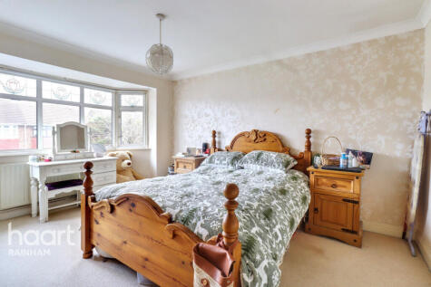 Gray Gardens, Rainham, RM13 7NH