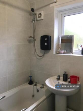2 bed Flat to rent Image 7