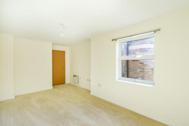 2 bed Apartment for sale Image 11