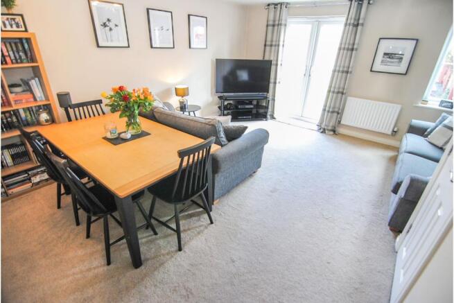 Lounge/Dining Room