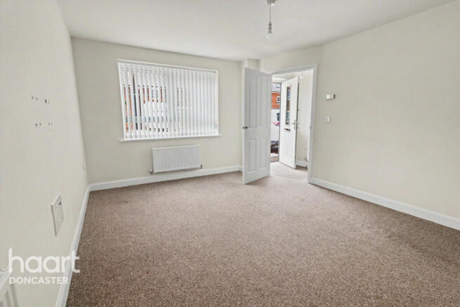 4 bed Detached for sale Image 5