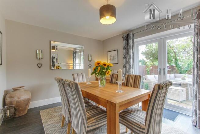 DINING ROOM: