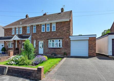 2 Palmers Way, Codsall, Wolverhampton, WV8 2JY