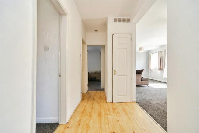 2 bed Apartment for sale Image 9