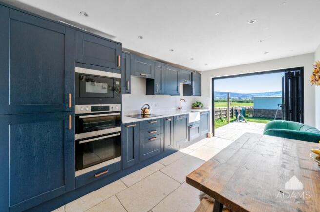 Kitchen/Breakfast Room