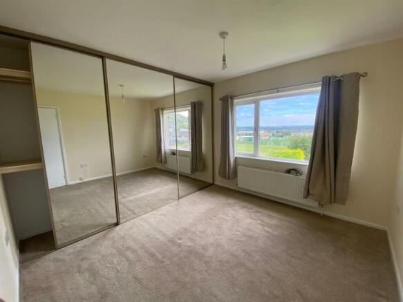 BEDROOM.jpg