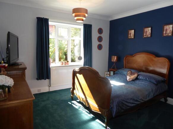 BEDROOM 2