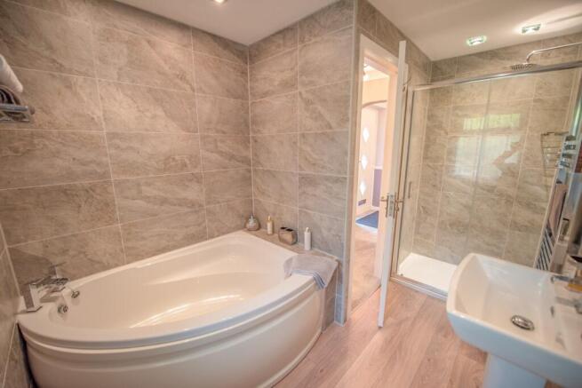 3 bed Detached for sale Image 4