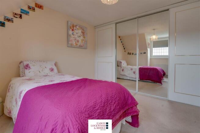 2 bed Detached Bungalow for sale Image 12