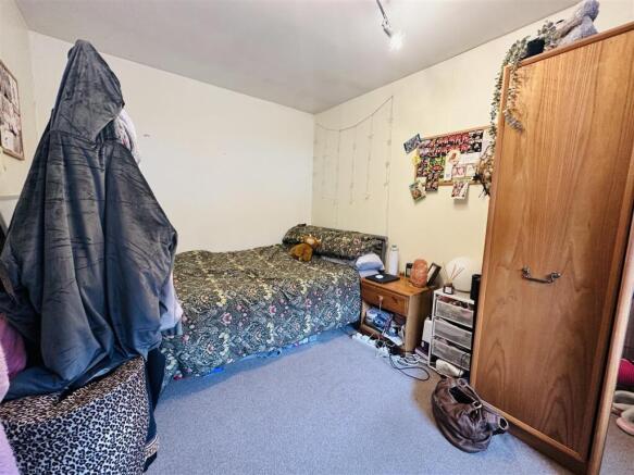 4 bed Terraced for sale Image 10