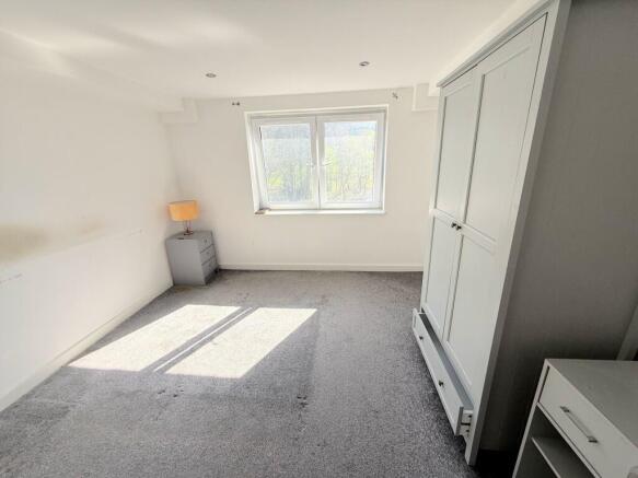 2 bed Flat for sale Image 11