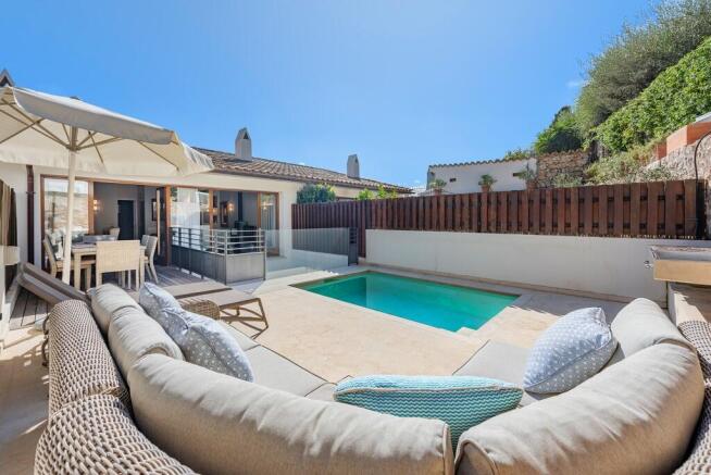 Exterior and Pool (2