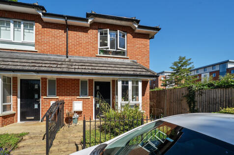 Fleet Road, Fleet, Hampshire, GU51