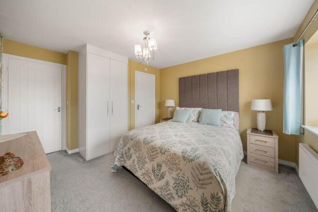4 bed Detached for sale Image 4