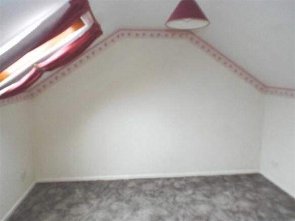 GROUND FLOOR - BEDROOM 1: