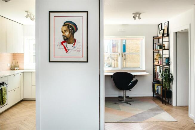 Bedroom 2/Study