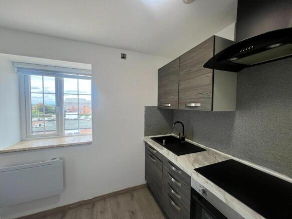 1 bed House to rent Image 4
