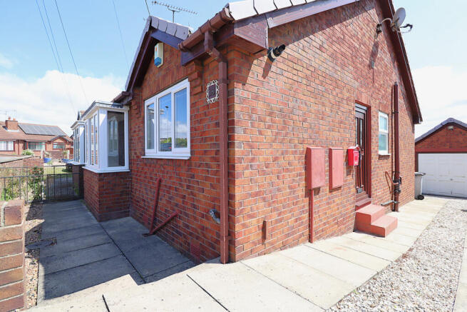 2 bed Bungalow for sale Image 12