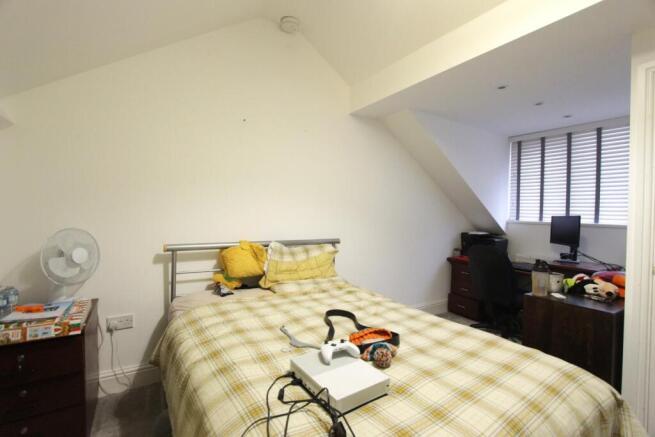 7. bedroom 2 .JPG