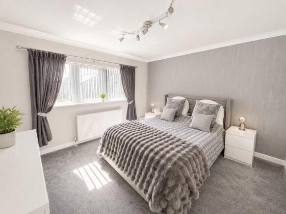4 bed Detached for sale Image 9