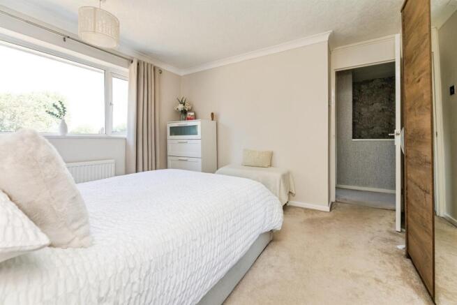 3 bed Terraced for sale Image 12
