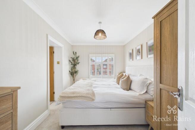 4 bed Semi-Detached for sale Image 5