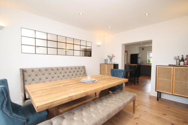 4 bed Semi-Detached for sale Image 11