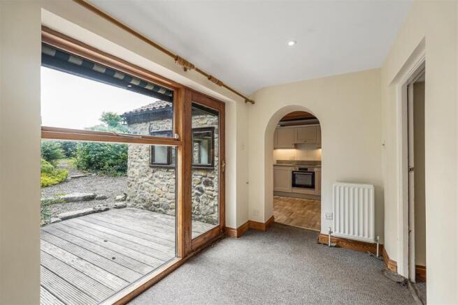 3 bed Semi-Detached for sale Image 12