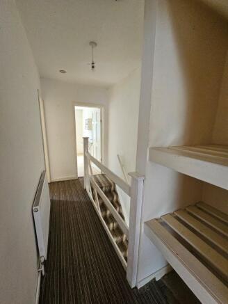 31 Upper Arail Street, Six Bells, Abertillery, Gwent, NP13 2NG photo 5