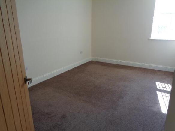 2 bed Flat to rent Image 6