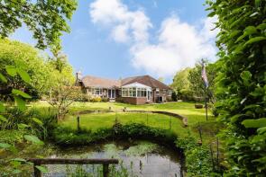 Amberglade, Brighton Road, Horsham RH13 8HD
