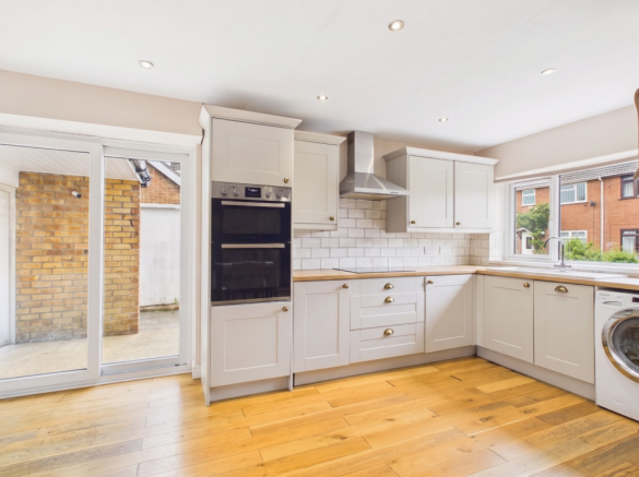 3 bed Semi-Detached for sale Image 5
