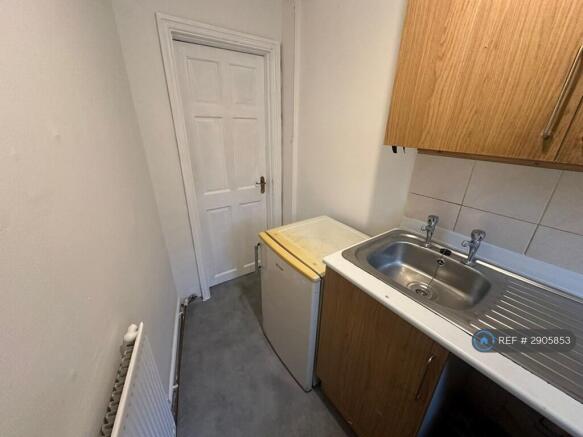 1 bed House Share to rent Image 4