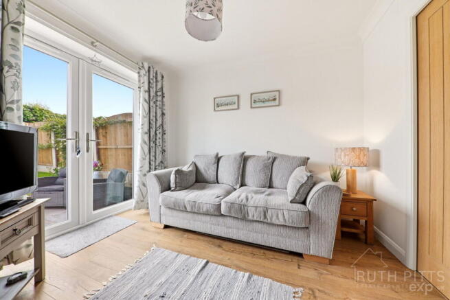 4 bed Semi-Detached for sale Image 7