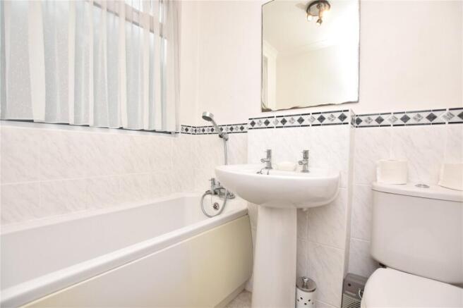 3 bed Semi-Detached for sale Image 7
