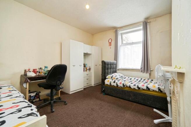 4 bed Terraced for sale Image 8