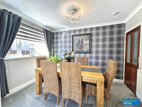 4 bed Detached for sale Image 12