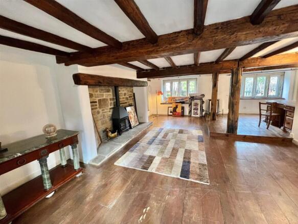 48 Wakefield Rd Lounge 2.jpg