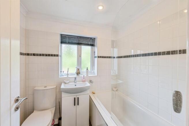 3 bed Semi-Detached for sale Image 12