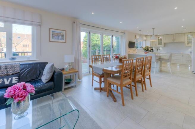Kitchen Dining Famil
