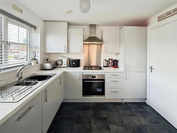 4 bed Detached for sale Image 10
