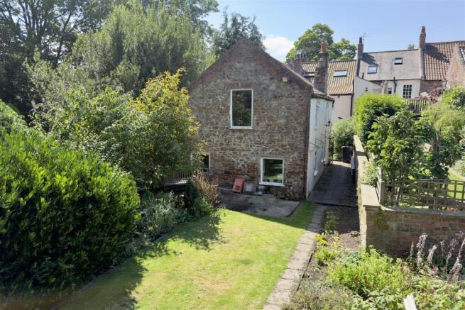 The Green, Hurworth, DL2 2AA photo 4
